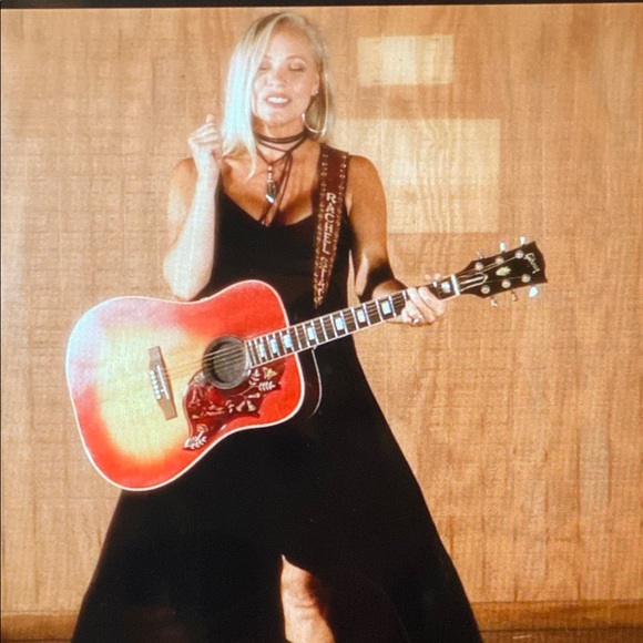 Meet your Posher, Rachel Stacy I ❤️FASHION! - Picture 8 of 16